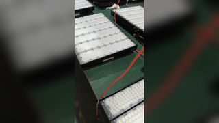 Giới thiệu Đèn pha góc chùm có thể tùy chỉnh để chiếu sáng tối ưu cho bạn