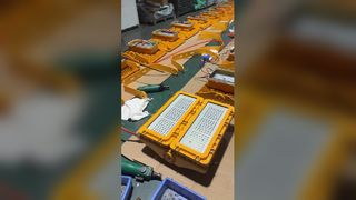 Giới thiệu đèn LED công nghiệp ngoài trời chống cháy nổ IP65 với vỏ hợp kim nhôm