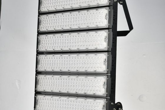 Đèn pha LED công suất cao 2000W IP65 chống nước, tuổi thọ 50.000 giờ, dùng cho chiếu sáng sân vận động và nhà thi đấu